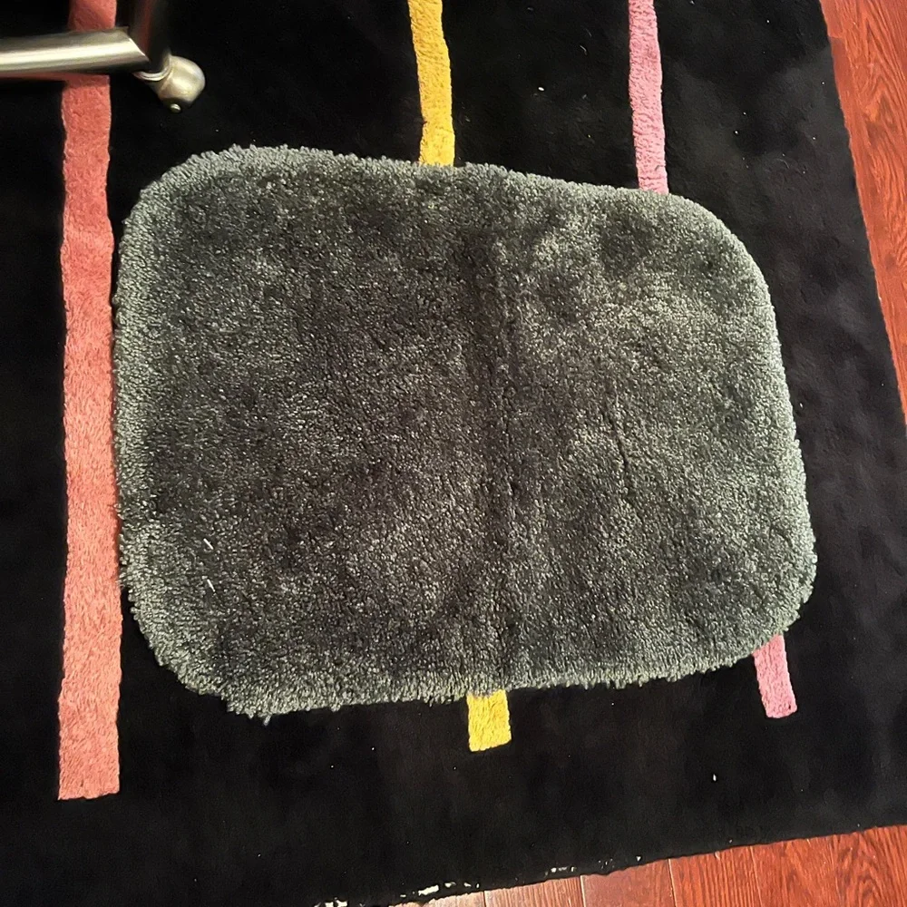 Royal Velvet Fieldcrest  Bath rug Firm Price!